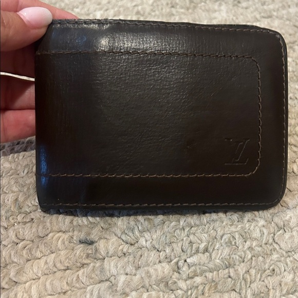 Louis Vuitton Dark Brown Leather Utah Bi-Fold wallet/Authentic - Picture 1 of 11